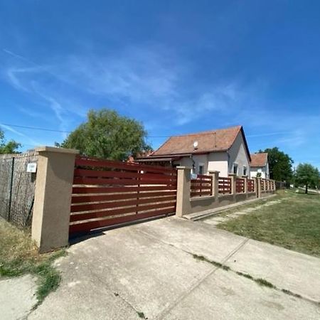 Ferienwohnung Magic Vendeghaz Abádszalók Exterior foto